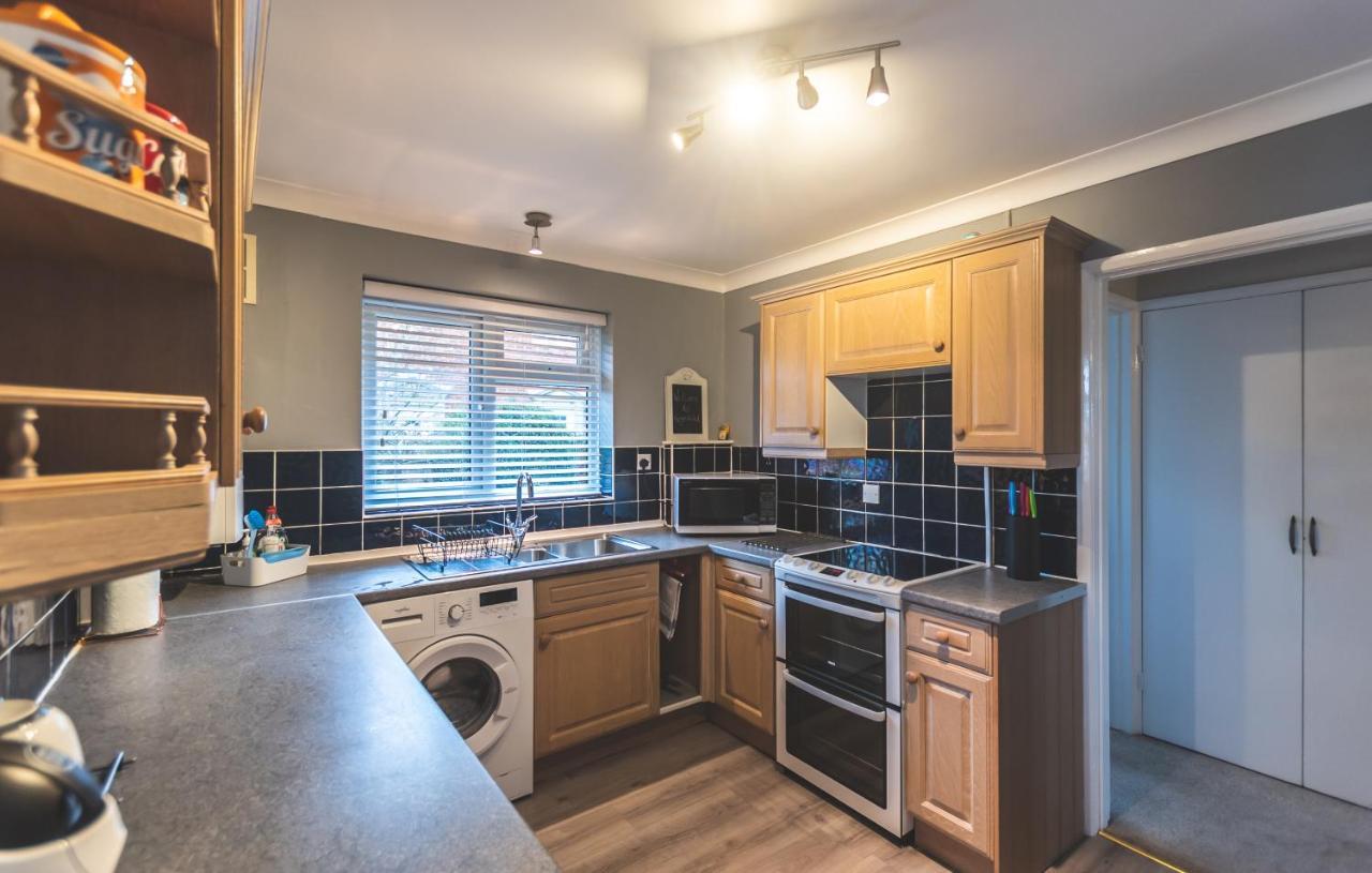 Kings Field Maisonette Eastleigh Buitenkant foto