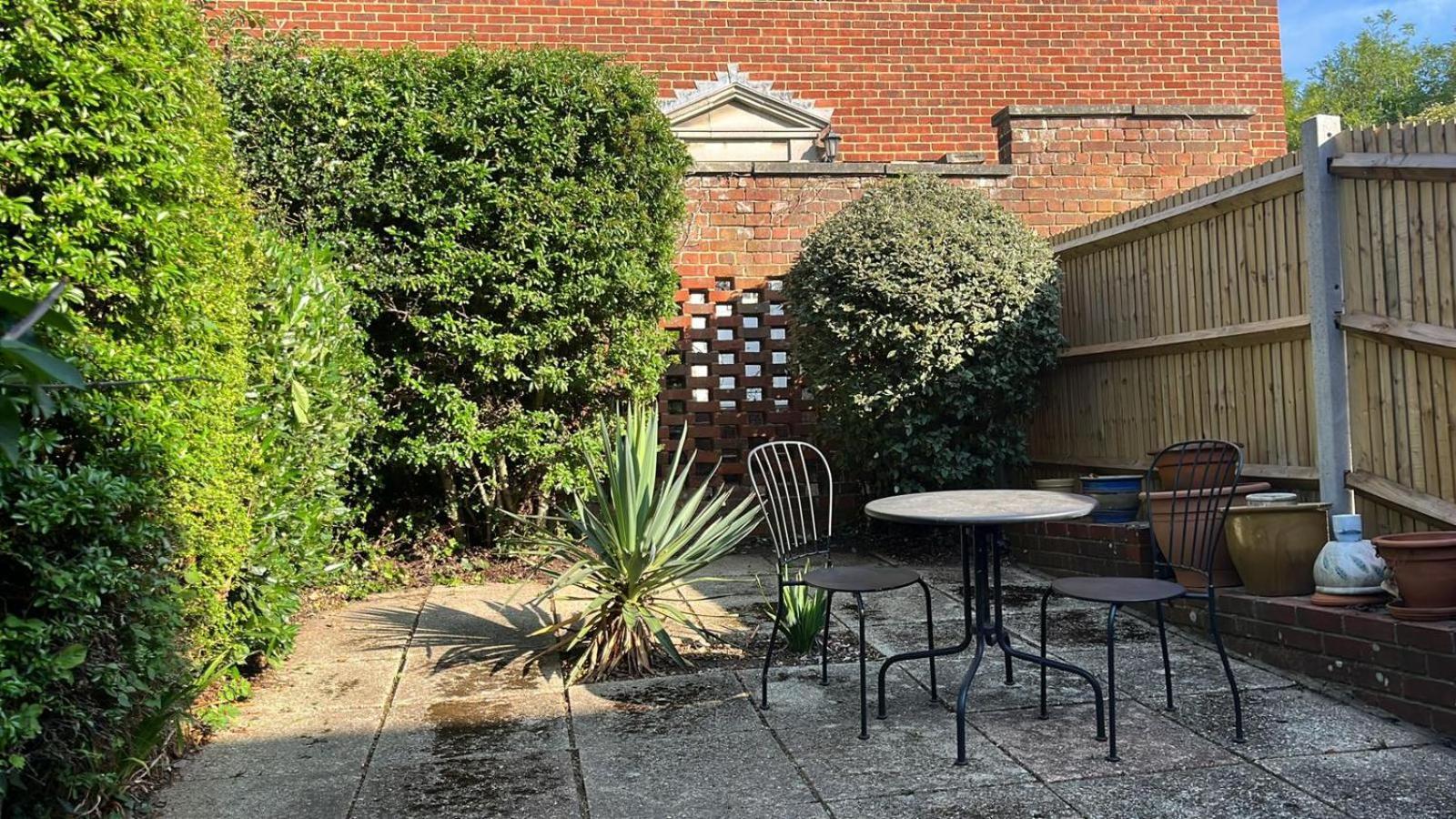 Kings Field Maisonette Eastleigh Buitenkant foto